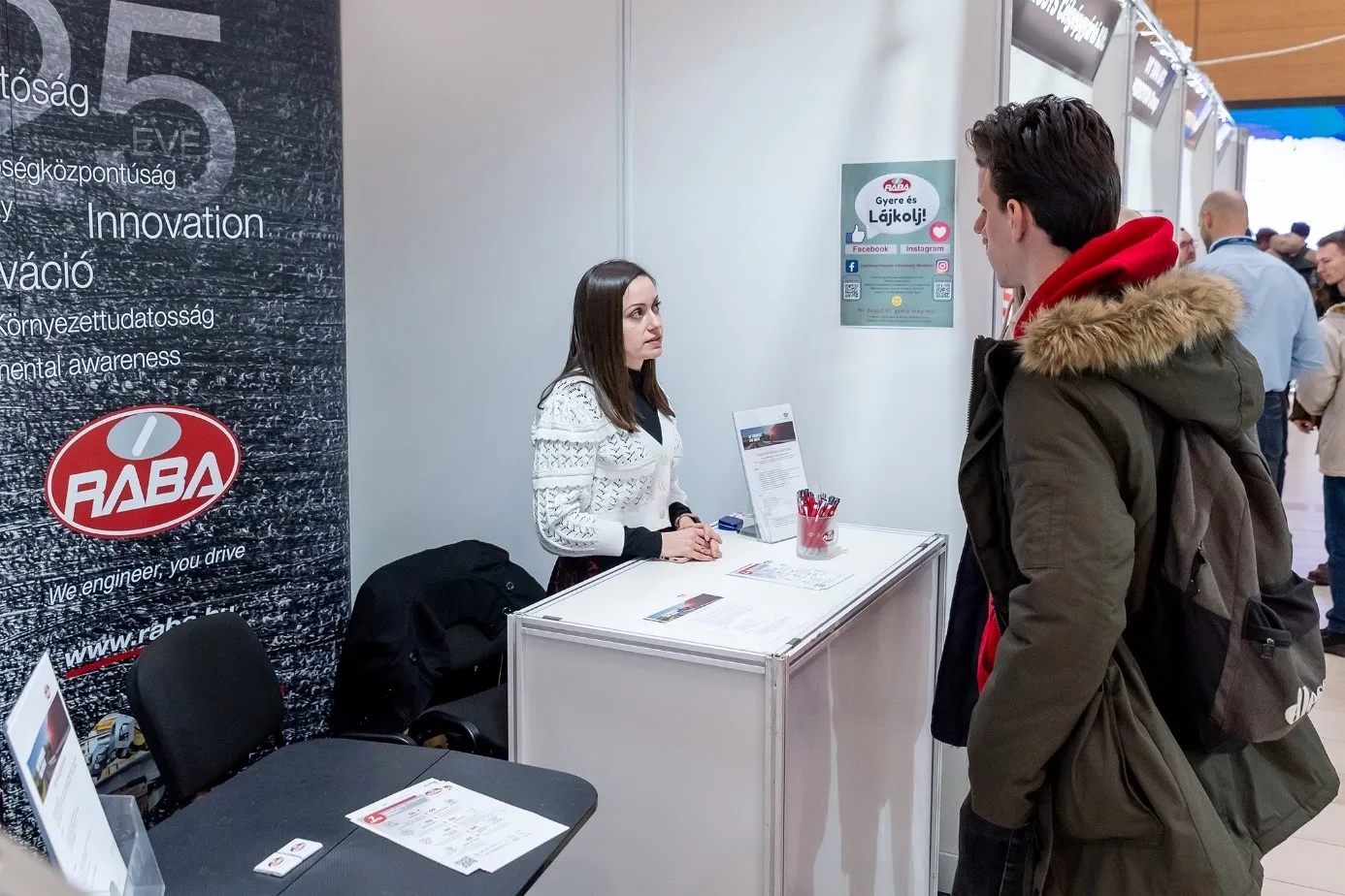 Head of HR Recruitment Team, Dóra Bécsi-Balogh, informed the students about the opportunities offered by Rába (Photo: András Adorján)